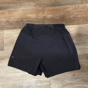 Lululemon run surge lined 6” shorts